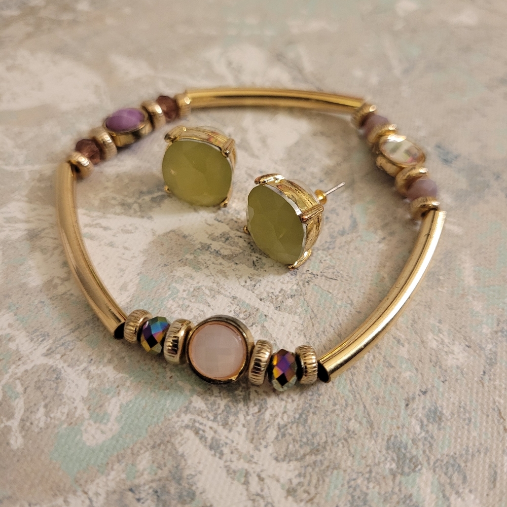 Gold Tone Beaded Crystal Accent Bar Link Bracelet and Large Square Stud Earrings - Picture 3 of 9
